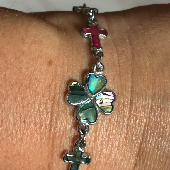 4/$50 PAUA SHELL Silver and Green Clover Cross Bracelet ✝️ - Picture 4 of 6